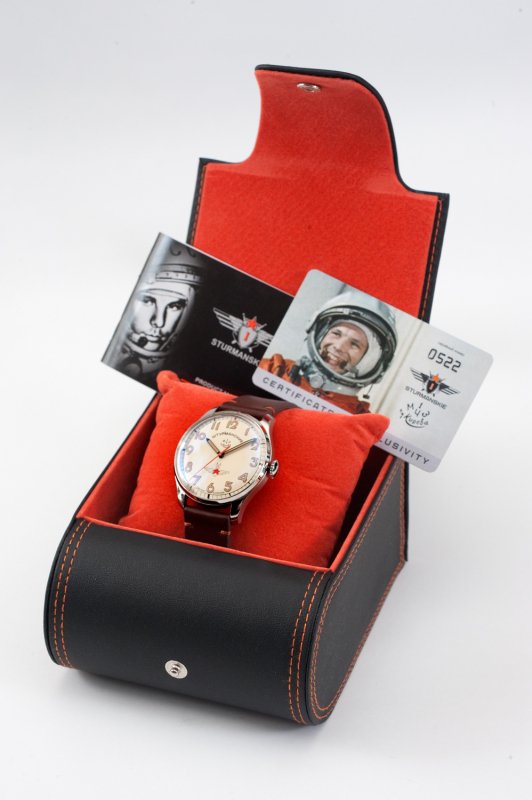 Gagarin アニバーサリーモデル オートマチック　ブレスタイプ　レザーベルト付 2416-3805146b
